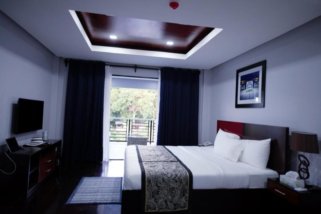 Hotel Gabriella Tagbilaran Extérieur photo