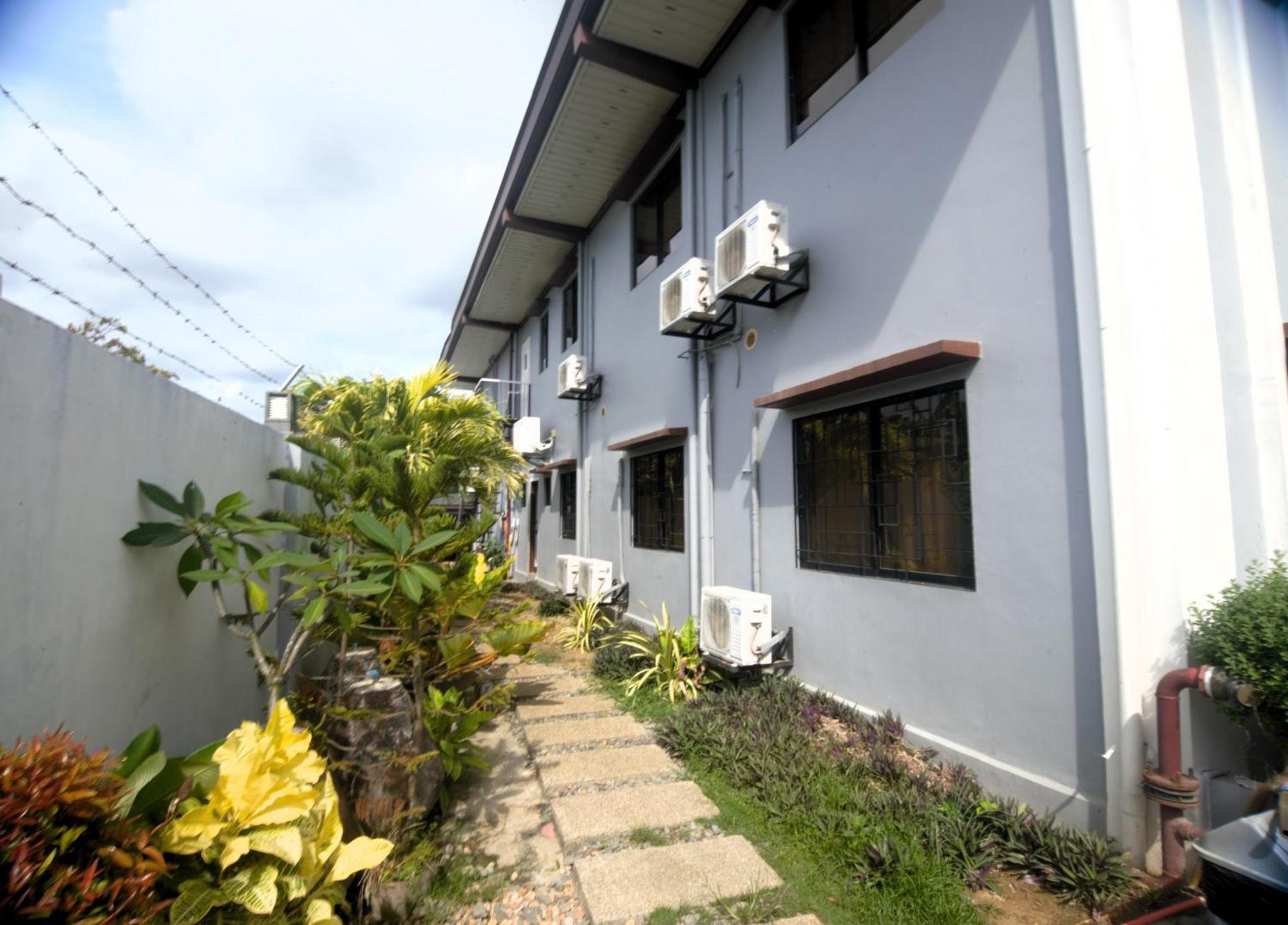 Hotel Gabriella Tagbilaran Extérieur photo