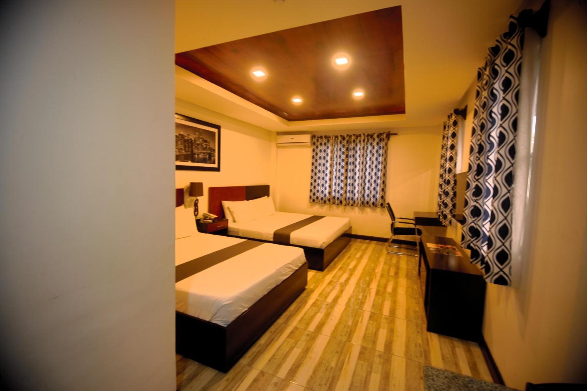 Hotel Gabriella Tagbilaran Extérieur photo
