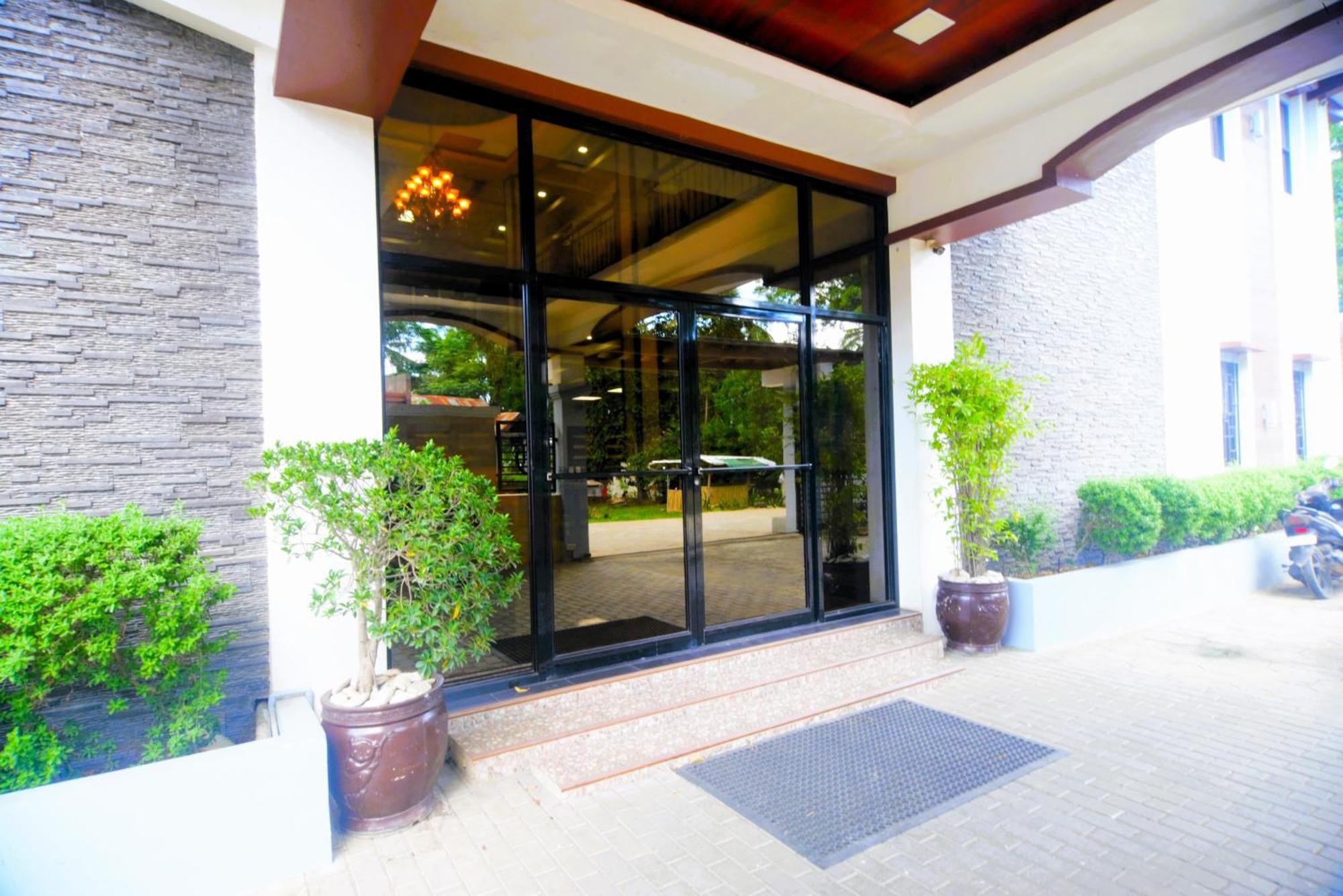 Hotel Gabriella Tagbilaran Extérieur photo