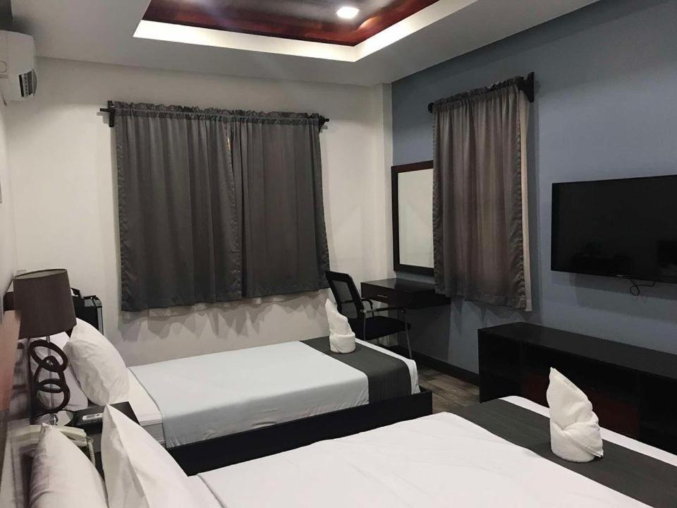 Hotel Gabriella Tagbilaran Extérieur photo