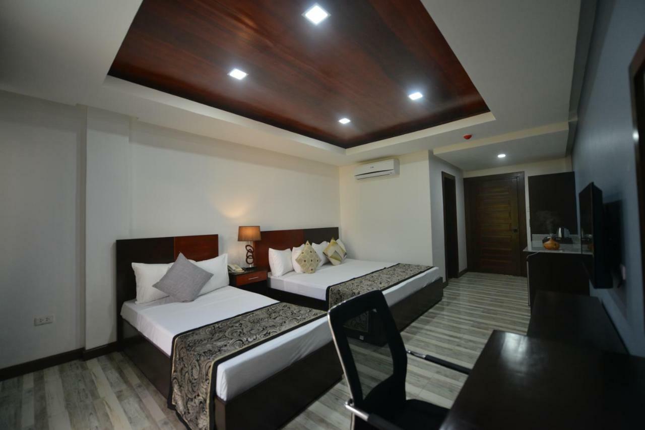 Hotel Gabriella Tagbilaran Extérieur photo