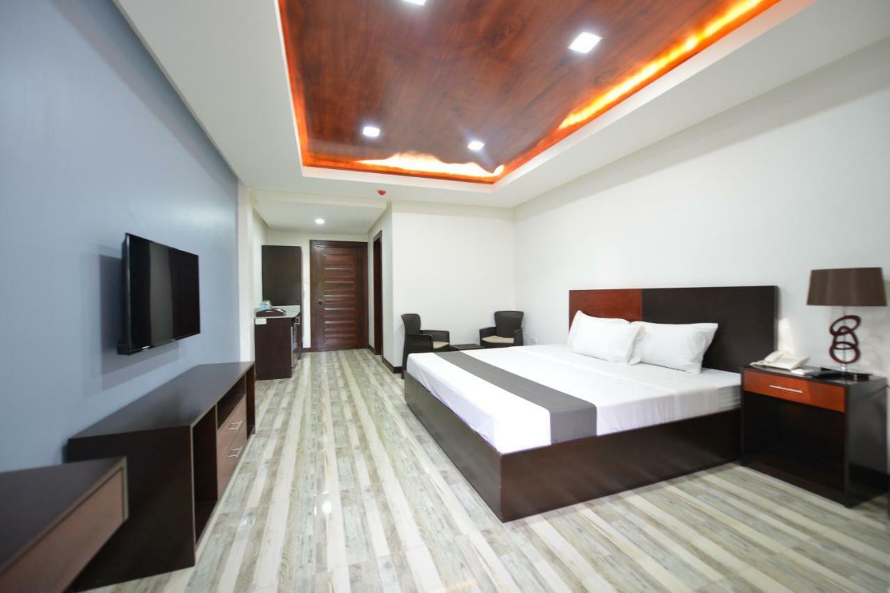Hotel Gabriella Tagbilaran Extérieur photo